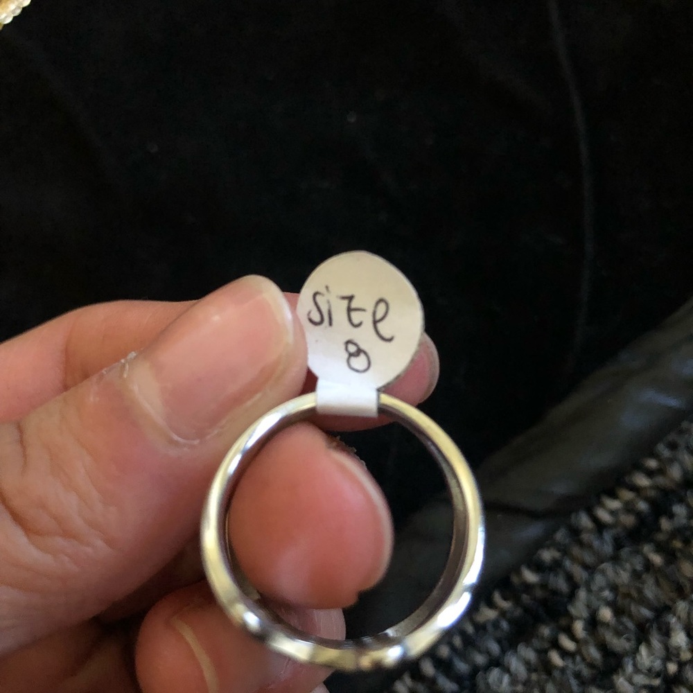 Silver ring - Picture 2 of 3